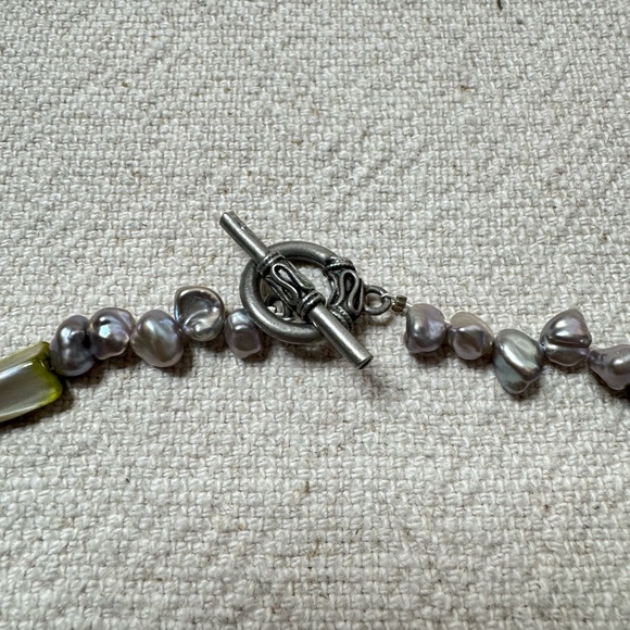 Grey Fresh Water Pearls Green Blue Beaded Wave Teardrop Pendant Necklace - Picture 3 of 4